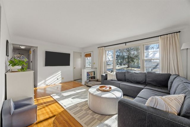 110 27th Ave Drive SW, Cedar Rapids, IA 52404