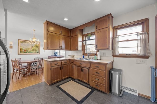 110 27th Ave Drive SW, Cedar Rapids, IA 52404