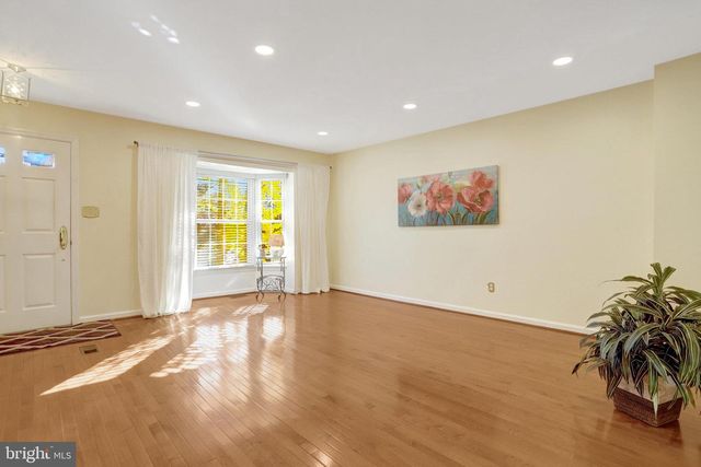 6122 OLD BRENTFORD CT, Alexandria, VA 22310