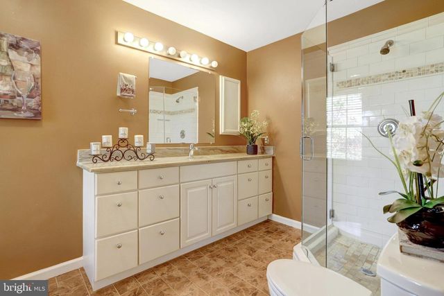 6122 OLD BRENTFORD CT, Alexandria, VA 22310