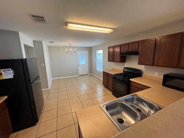 6733 Plains Crest DR, Del Valle, TX 78617