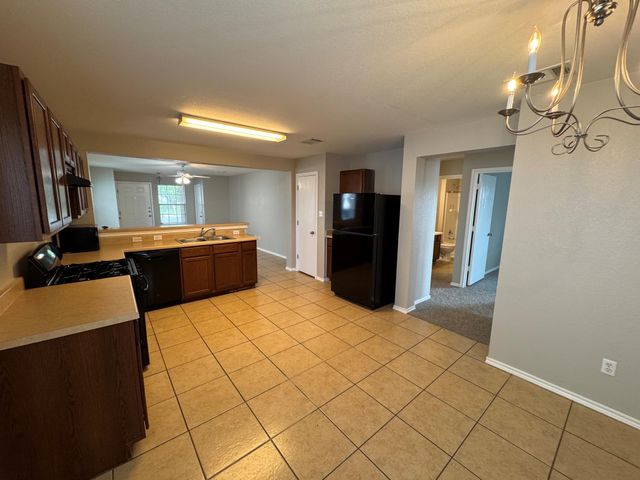 6733 Plains Crest DR, Del Valle, TX 78617