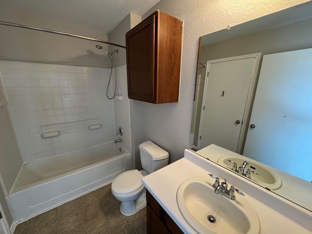 6733 Plains Crest DR, Del Valle, TX 78617