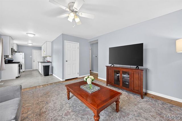 12157 Belaire Place, Maryland Heights, MO 63043