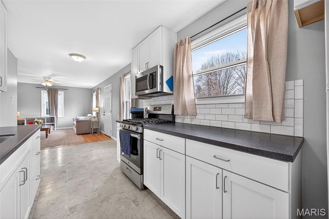 12157 Belaire Place, Maryland Heights, MO 63043