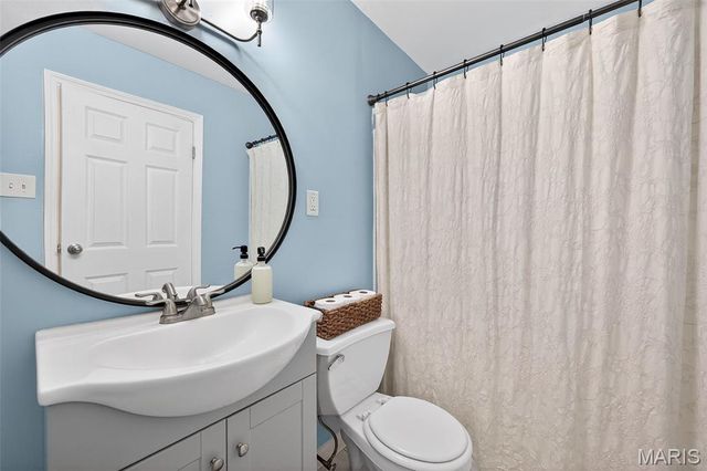 12157 Belaire Place, Maryland Heights, MO 63043