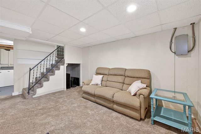 12157 Belaire Place, Maryland Heights, MO 63043