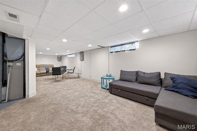 12157 Belaire Place, Maryland Heights, MO 63043