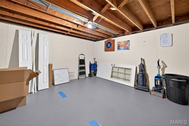 12157 Belaire Place, Maryland Heights, MO 63043