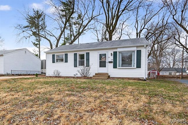 12157 Belaire Place, Maryland Heights, MO 63043