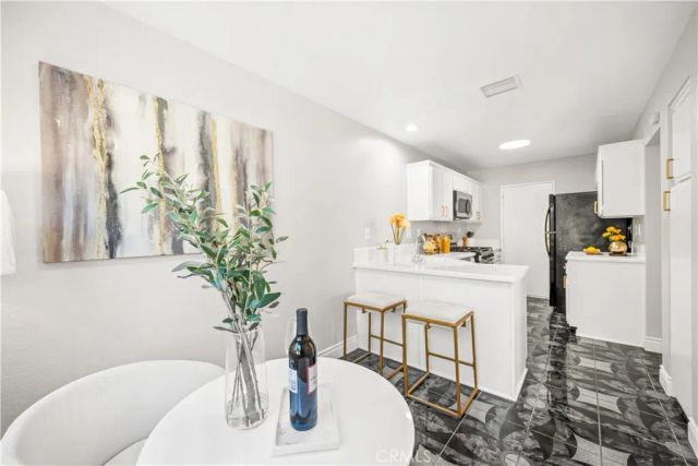 317 Somerset Court, Azusa, CA 91702