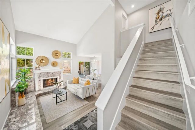 317 Somerset Court, Azusa, CA 91702