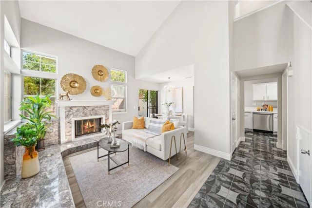 317 Somerset Court, Azusa, CA 91702
