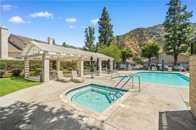 317 Somerset Court, Azusa, CA 91702