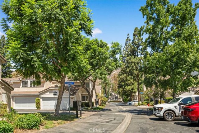 317 Somerset Court, Azusa, CA 91702