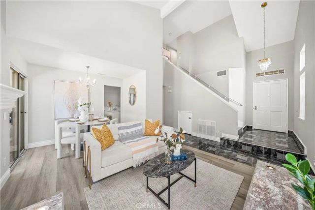 317 Somerset Court, Azusa, CA 91702