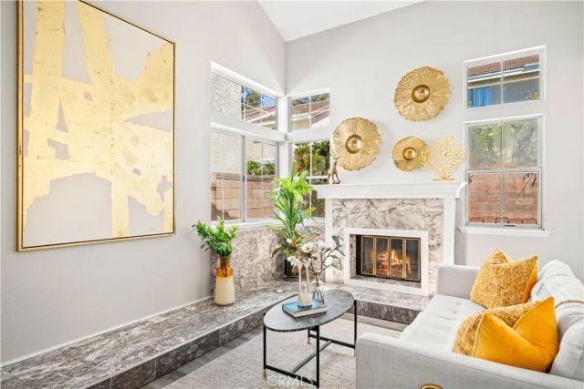 317 Somerset Court, Azusa, CA 91702
