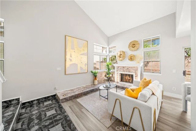317 Somerset Court, Azusa, CA 91702
