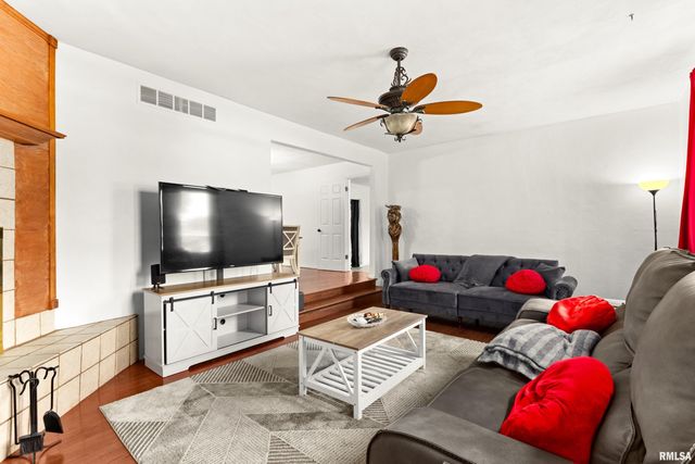 214 MATHENY Road, East Peoria, IL 61611