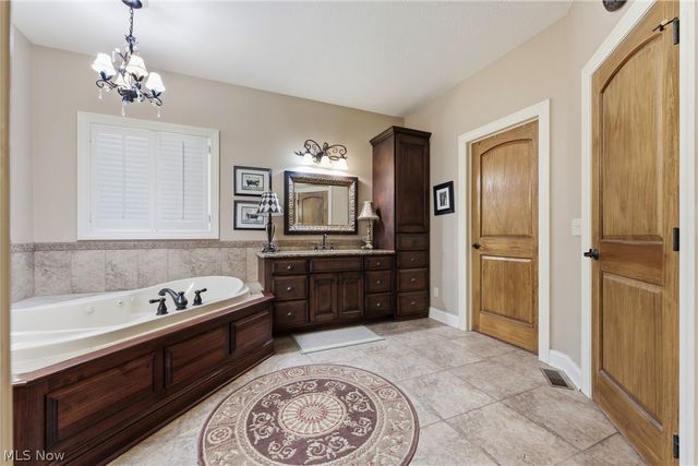 8550 Drummond Drive NW, Massillon, OH 44646