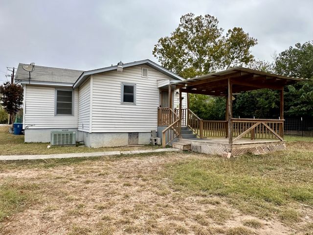 103 Jefferson St, Kerrville, TX 78028