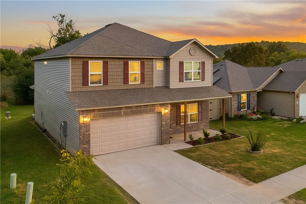 973 E Sparrow Circle, Fayetteville, AR 72701