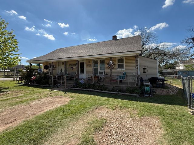 306 3rd Street, Valley Mills, TX 76689