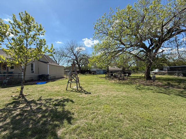 306 3rd Street, Valley Mills, TX 76689