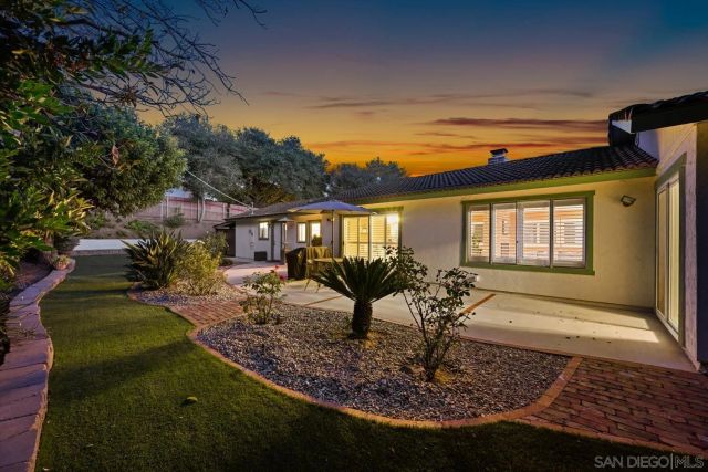 2826 Calle De Malibu, Escondido, CA 92029