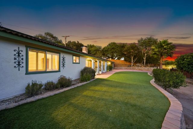 2826 Calle De Malibu, Escondido, CA 92029