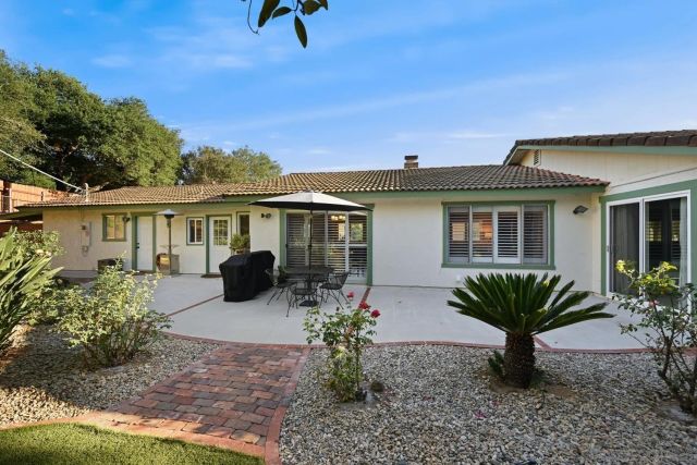 2826 Calle De Malibu, Escondido, CA 92029