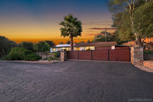 2826 Calle De Malibu, Escondido, CA 92029
