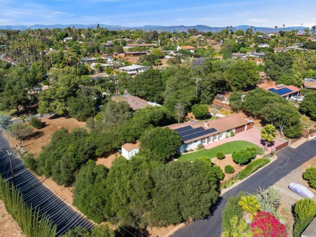 2826 Calle De Malibu, Escondido, CA 92029