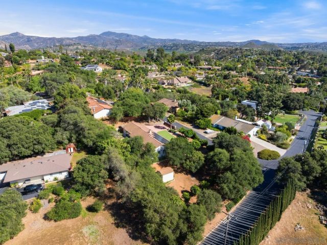 2826 Calle De Malibu, Escondido, CA 92029