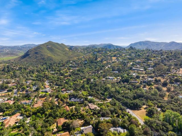 2826 Calle De Malibu, Escondido, CA 92029