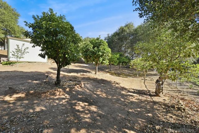 2826 Calle De Malibu, Escondido, CA 92029
