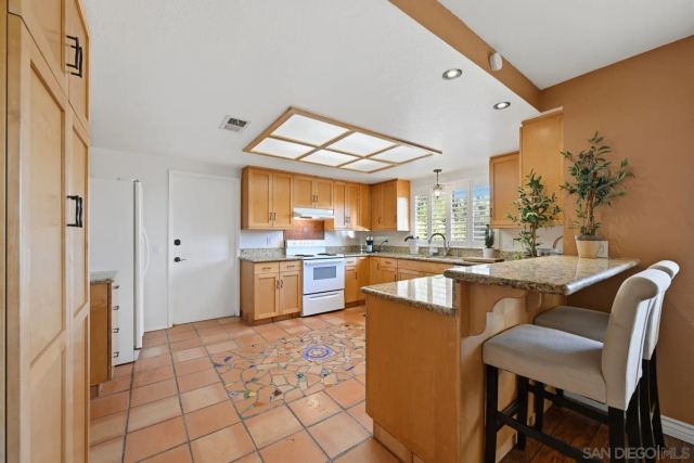 2826 Calle De Malibu, Escondido, CA 92029