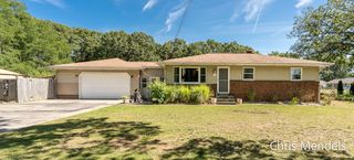 180 S Wolf Lake Road, Egelston Twp, MI 49442