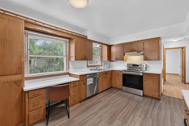 10216 W Burleigh STREET, Wauwatosa, WI 53222