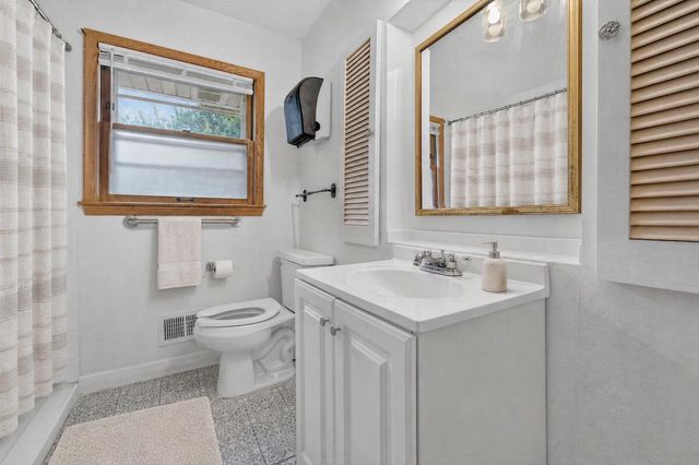 10216 W Burleigh STREET, Wauwatosa, WI 53222