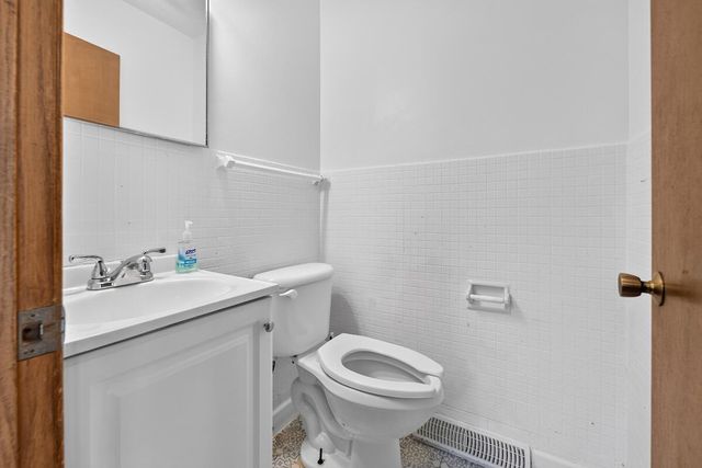 10216 W Burleigh STREET, Wauwatosa, WI 53222