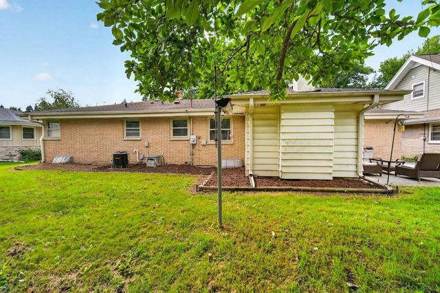 10216 W Burleigh STREET, Wauwatosa, WI 53222
