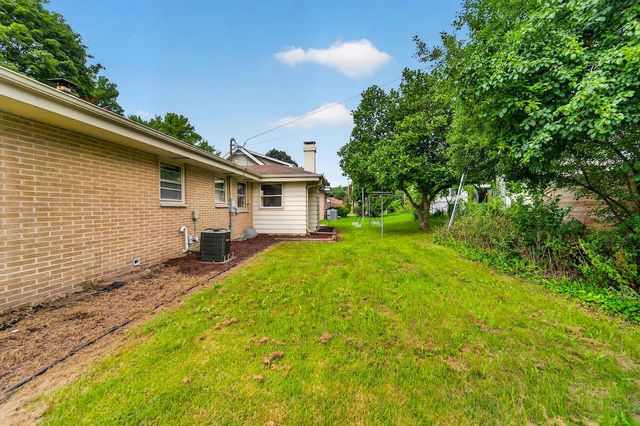10216 W Burleigh STREET, Wauwatosa, WI 53222