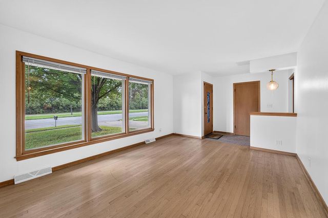 10216 W Burleigh STREET, Wauwatosa, WI 53222