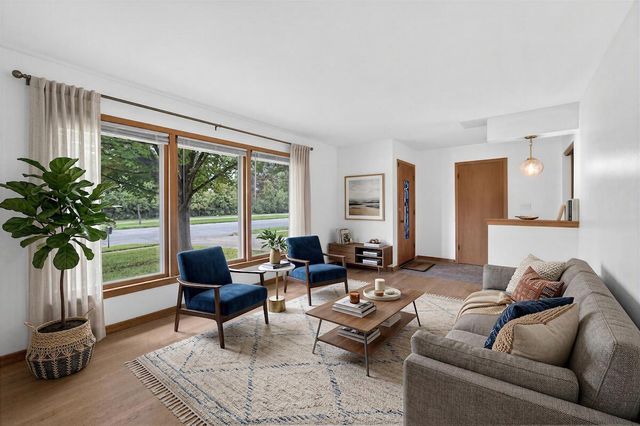 10216 W Burleigh STREET, Wauwatosa, WI 53222