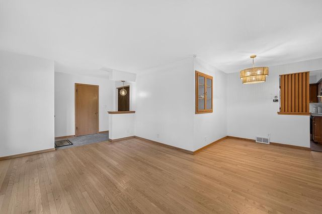 10216 W Burleigh STREET, Wauwatosa, WI 53222