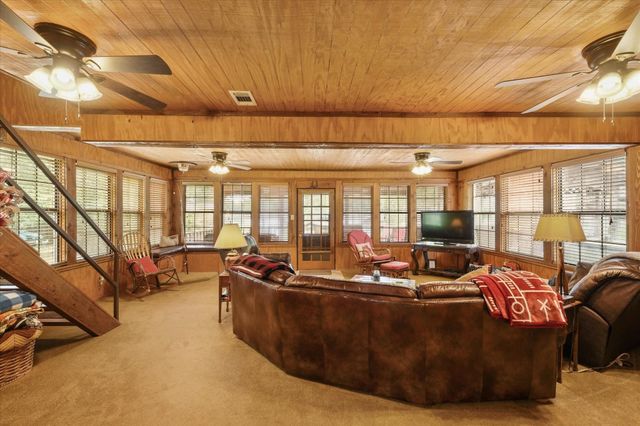 1505 Kanakoa Drive S, Tool, TX 75143