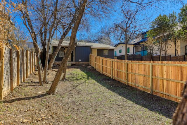 902 Jessie ST B, Austin, TX 78704