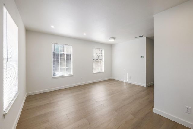 902 Jessie ST B, Austin, TX 78704