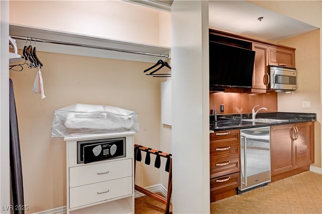 125 East Harmon Avenue 3418, Las Vegas, NV 89109